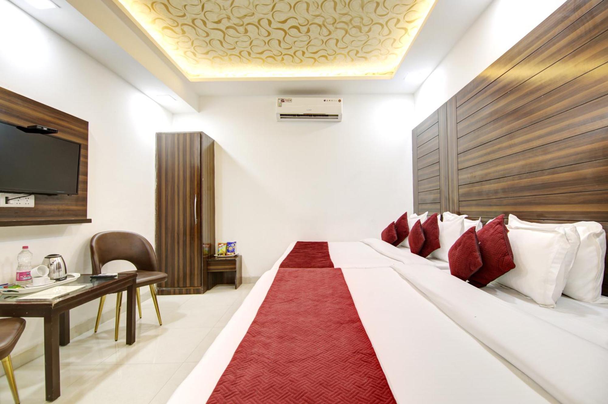 Airport Hotel Chanakya Delhi New Delhi Exterior photo
