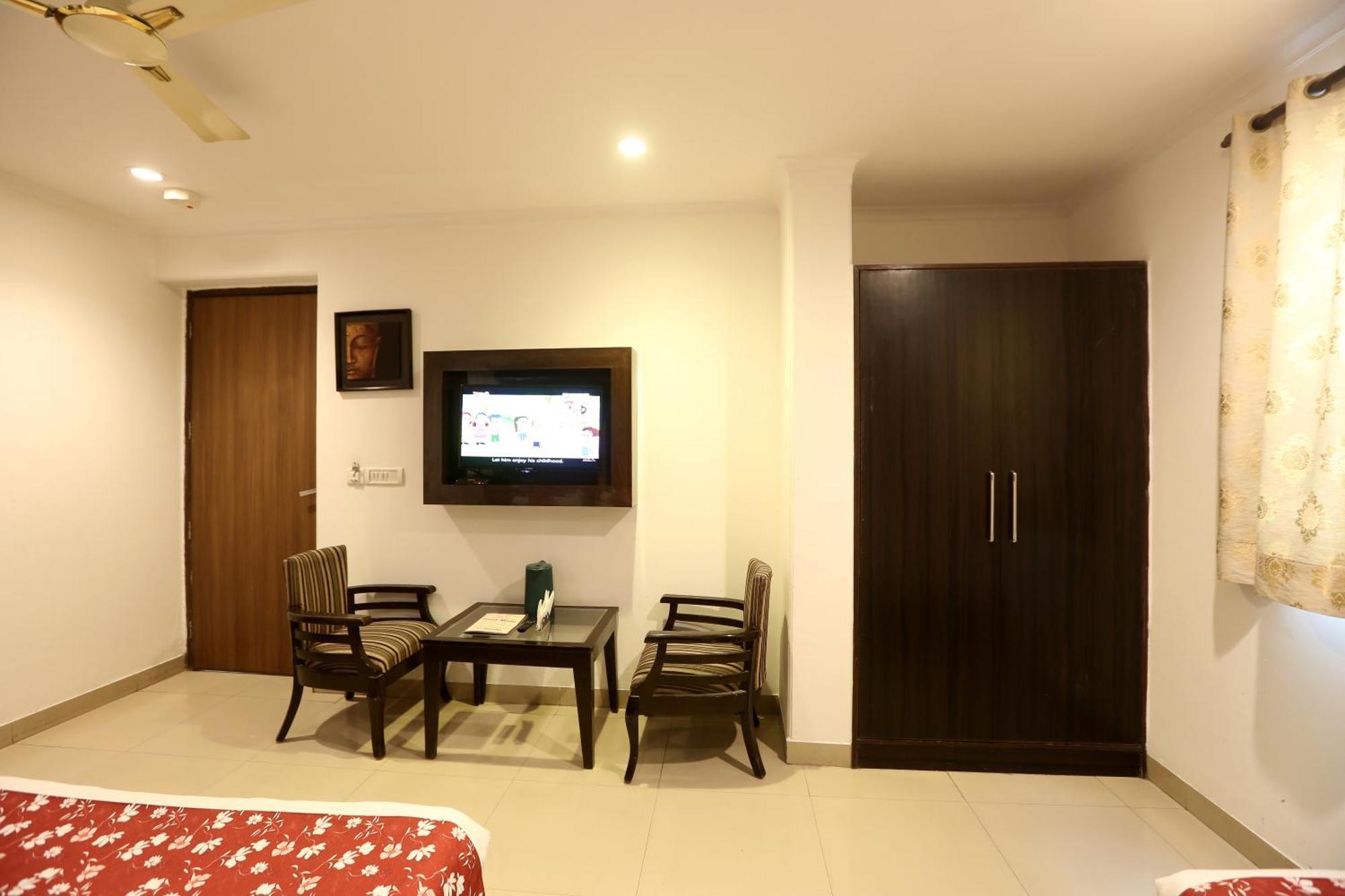 Airport Hotel Chanakya Delhi New Delhi Exterior photo