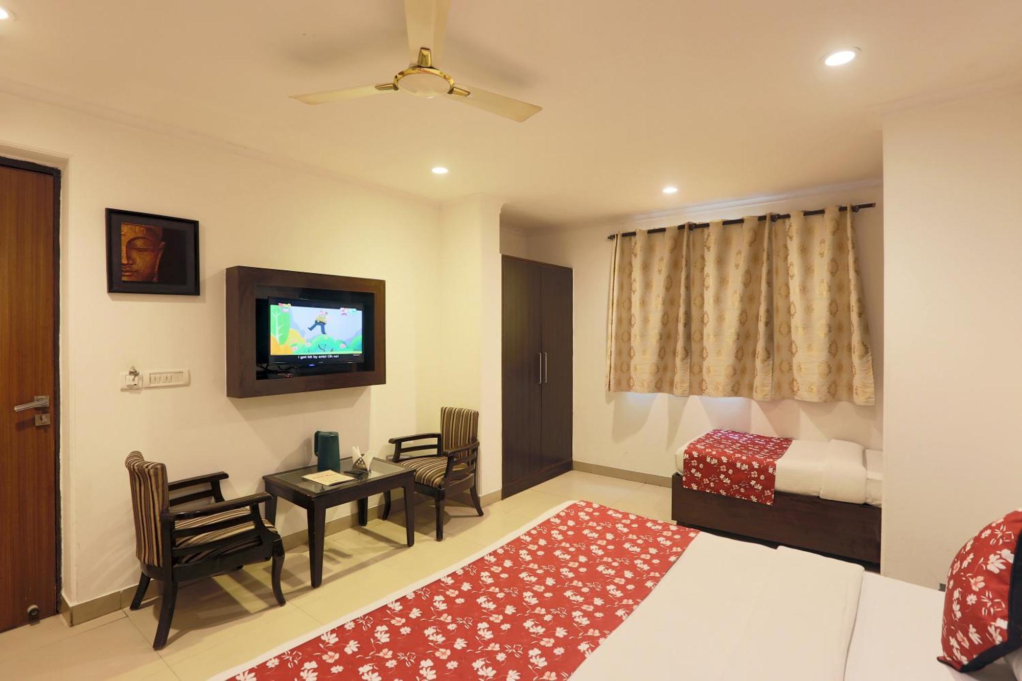 Airport Hotel Chanakya Delhi New Delhi Exterior photo