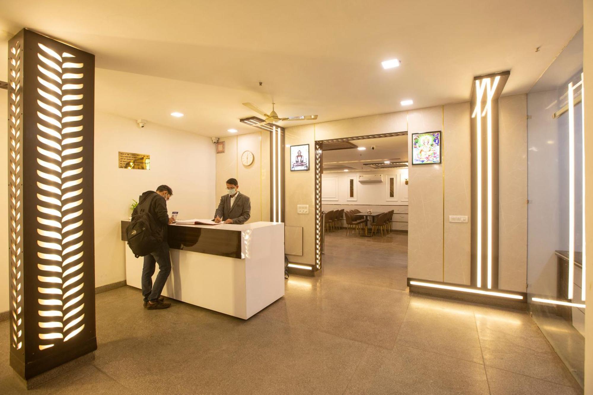 Airport Hotel Chanakya Delhi New Delhi Exterior photo